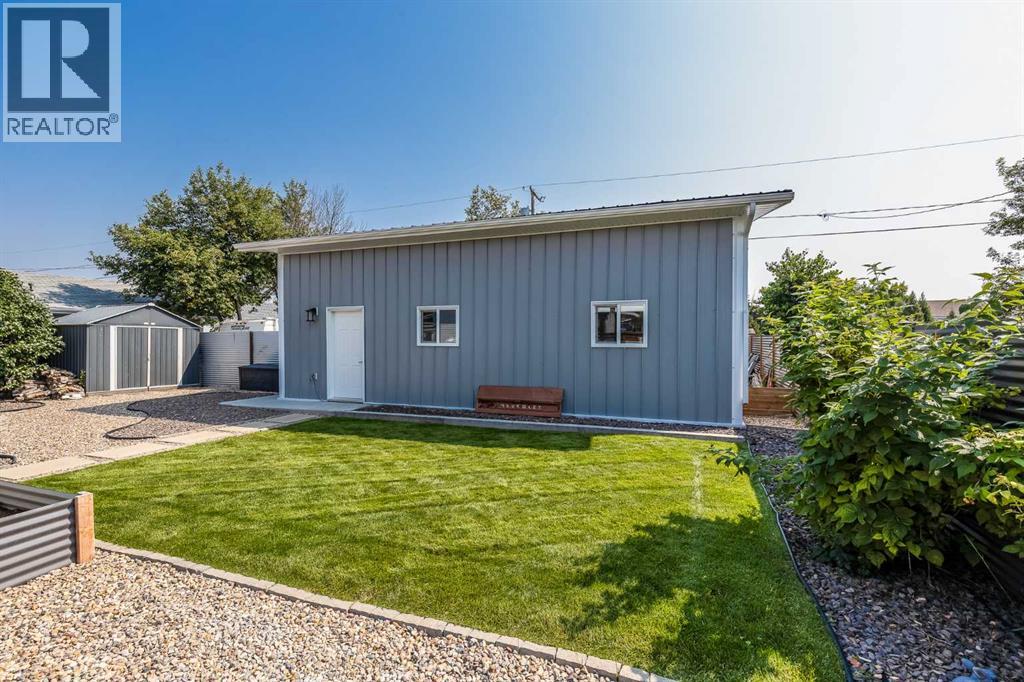 613 1 Street SE - 37