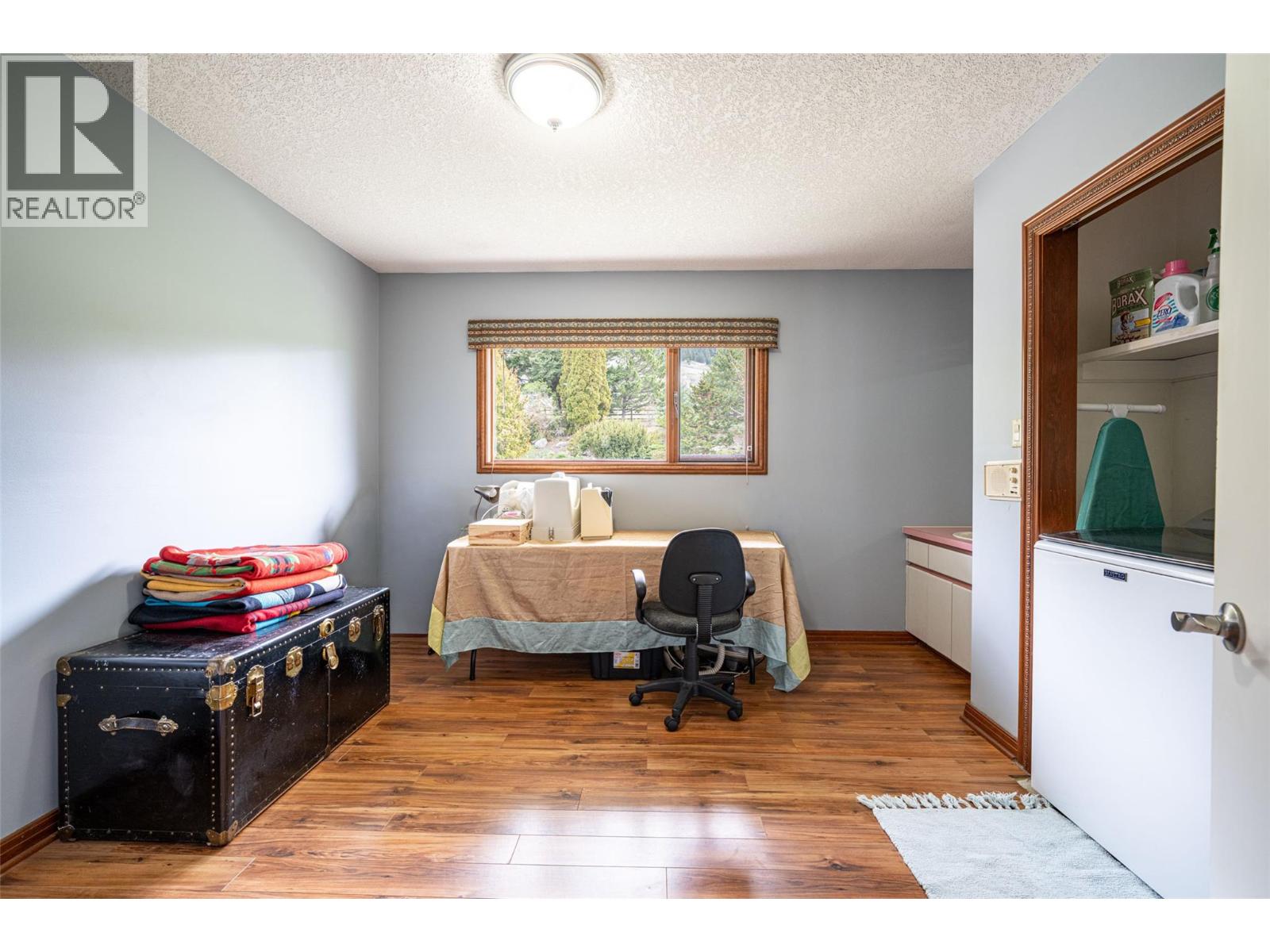 701 Robin Road, Vernon