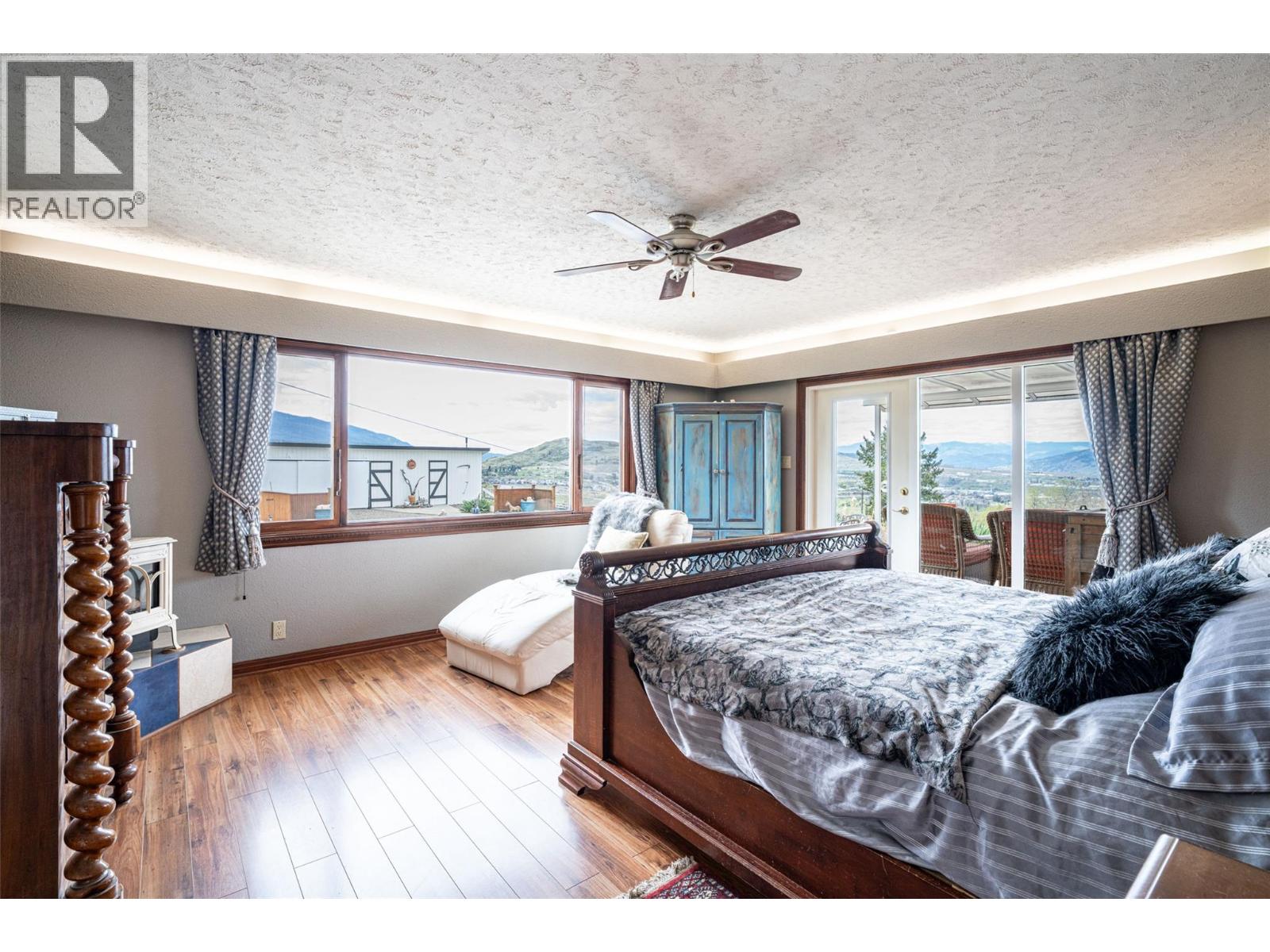 701 Robin Road, Vernon