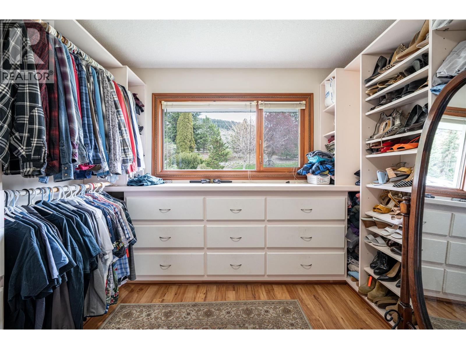 701 Robin Road, Vernon