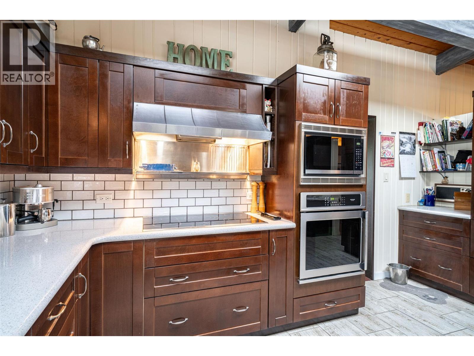 701 Robin Road, Vernon