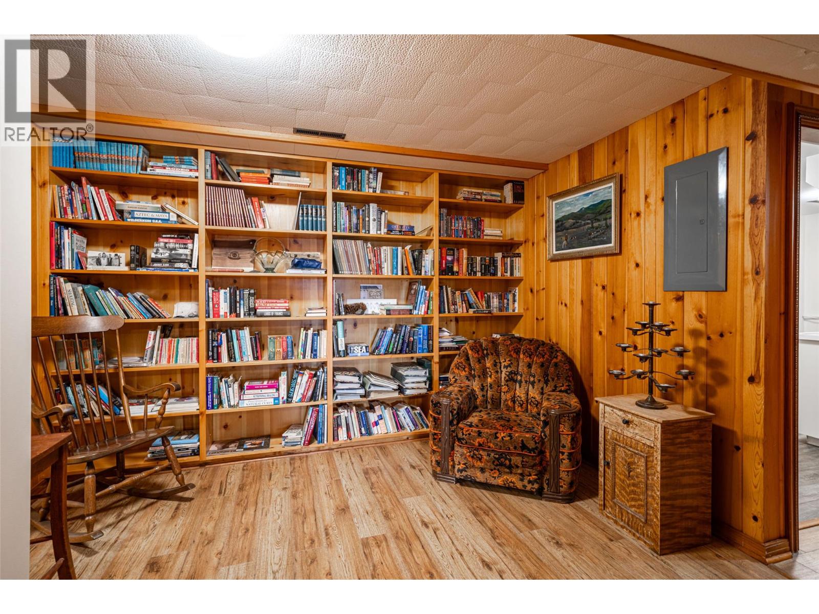701 Robin Road, Vernon