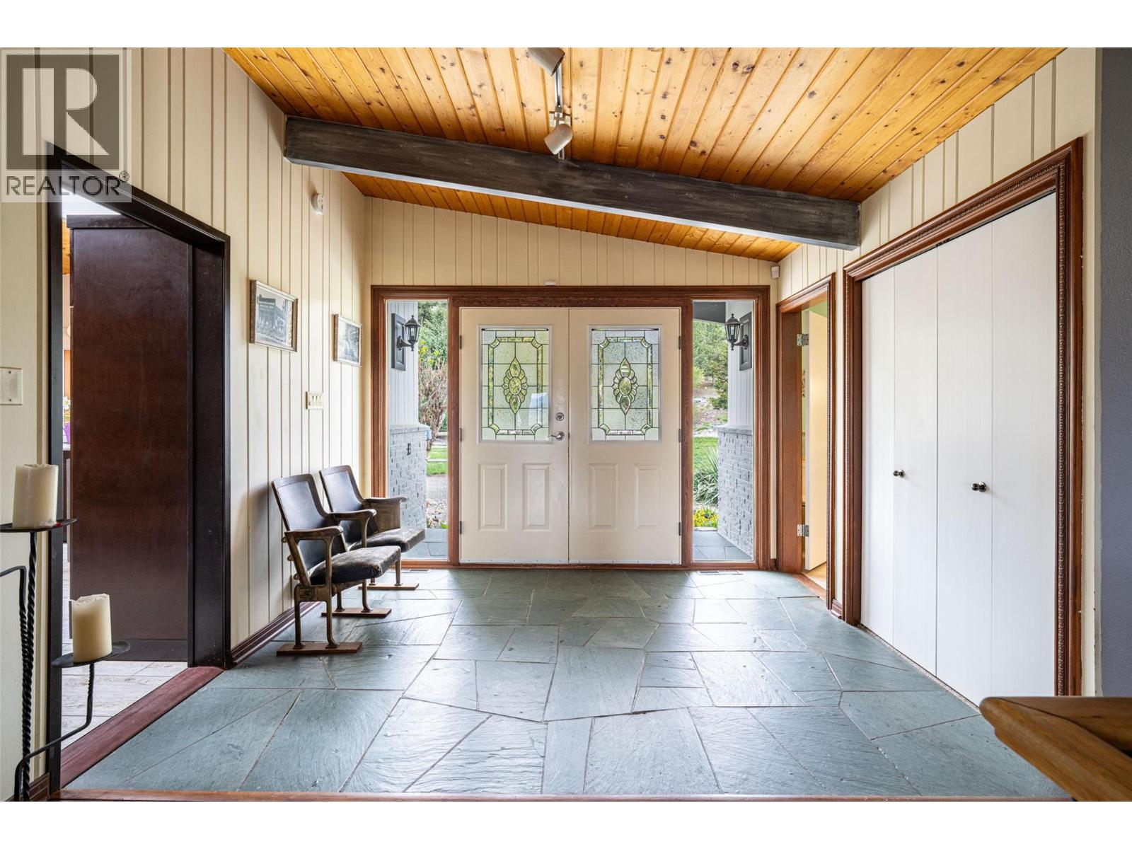 701 Robin Road, Vernon