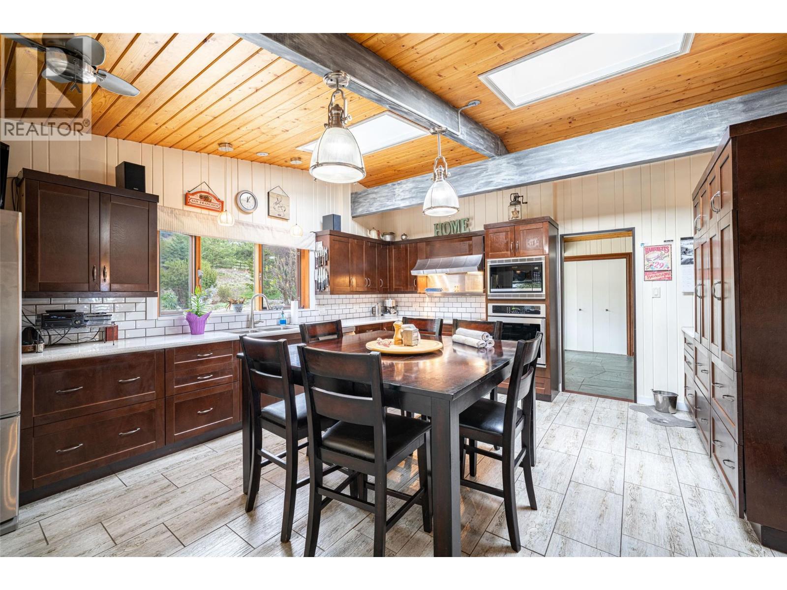 701 Robin Road, Vernon