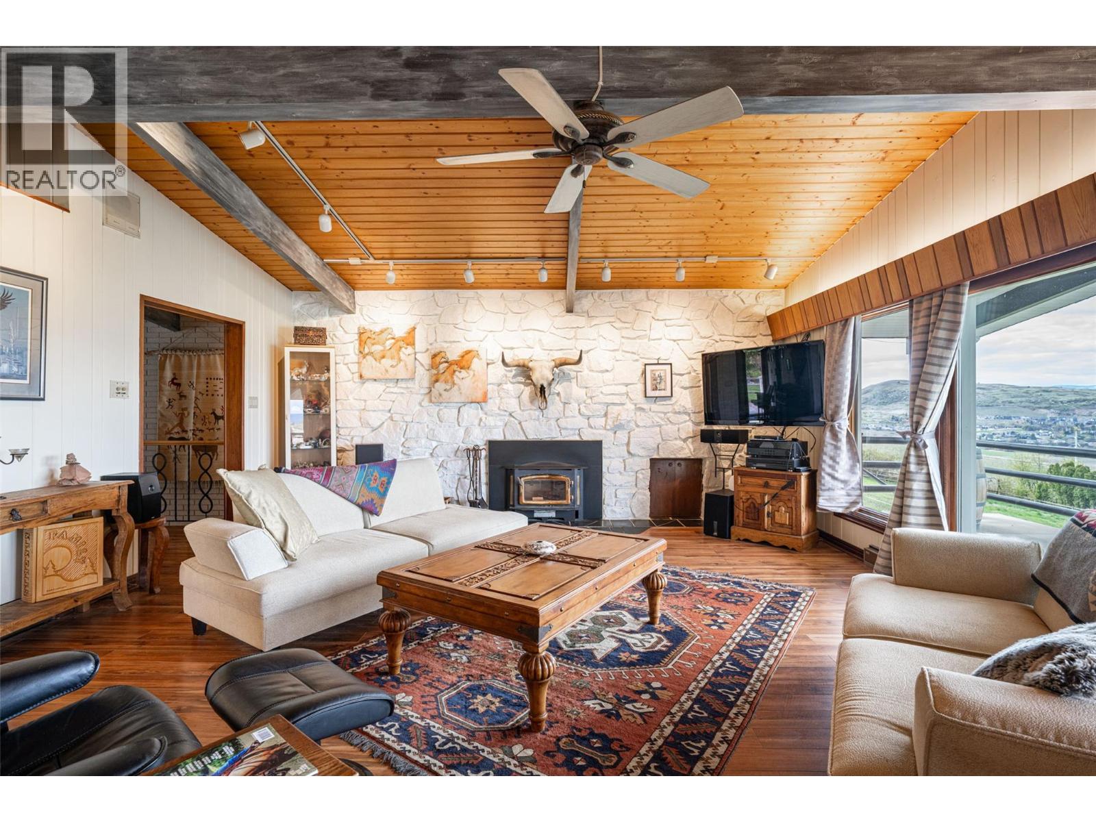 701 Robin Road, Vernon