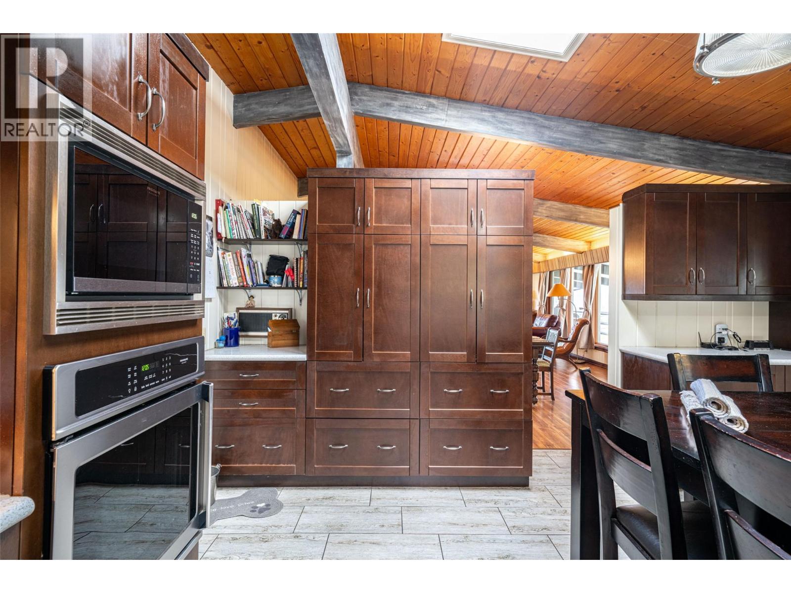 701 Robin Road, Vernon