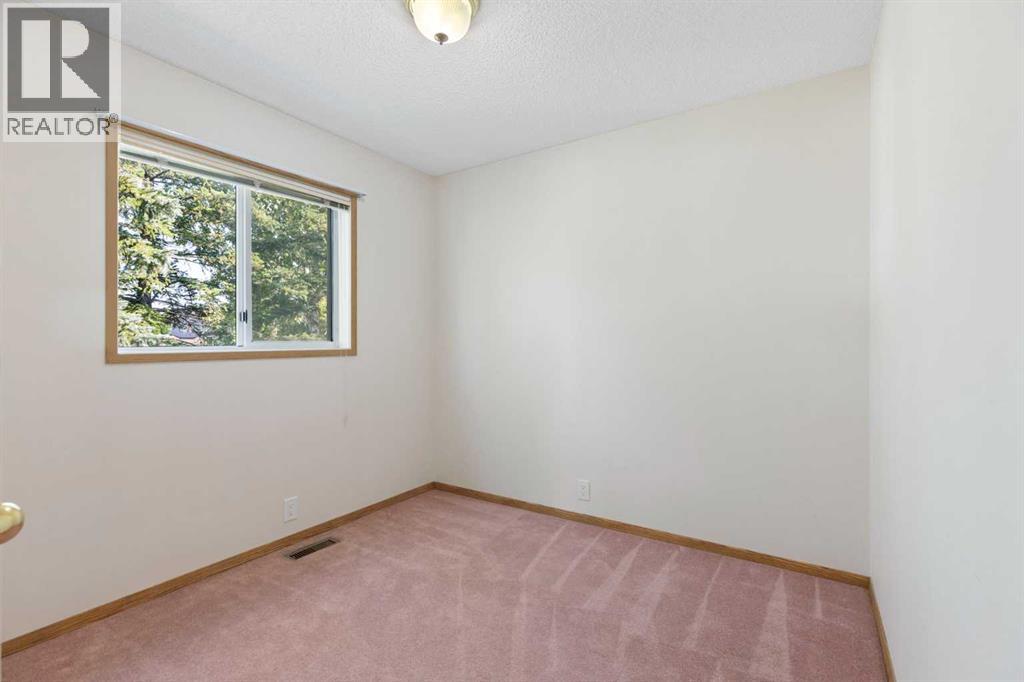 90 Martinridge Crescent NE - 15