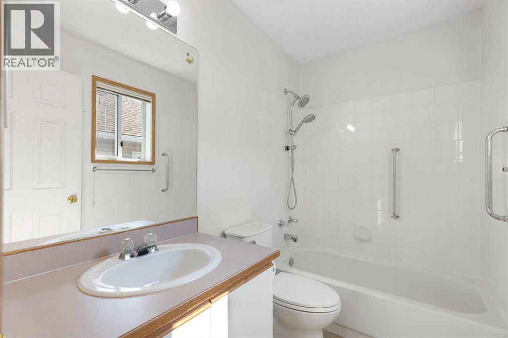90 Martinridge Crescent NE - 25