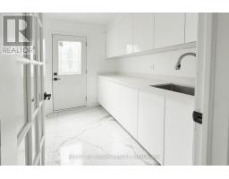 89 Yonge Boulevard, Toronto, ON M5M3G8 Photo 14