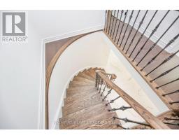 89 Yonge Boulevard, Toronto, ON M5M3G8 Photo 32