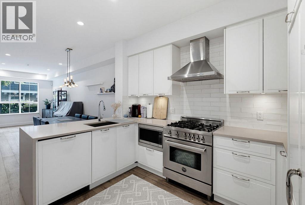 Photo of 8123 SHAUGHNESSY STREET 17
