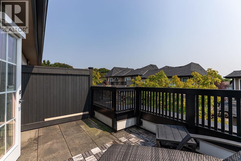 Photo of 8123 SHAUGHNESSY STREET 24