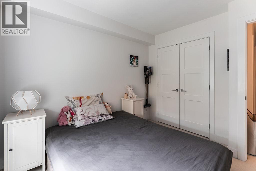 Photo of 8123 SHAUGHNESSY STREET 30