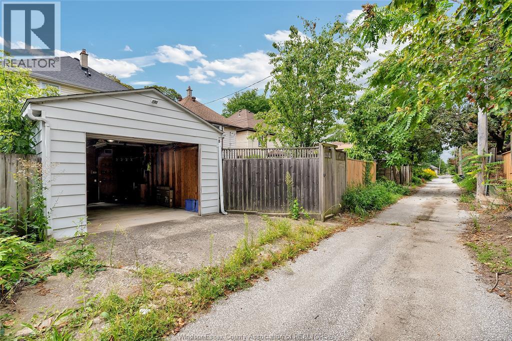 1226 Windermere ROAD - Image 29