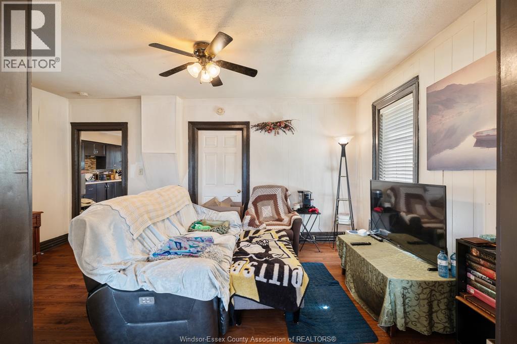 261 Bathurst STREET - Image 10