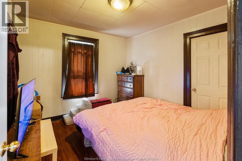 261 Bathurst STREET - Image 17