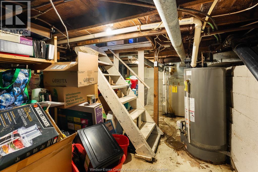 261 Bathurst STREET - 25