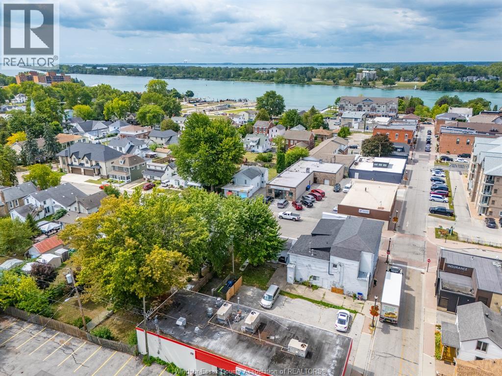 261 Bathurst STREET - 40