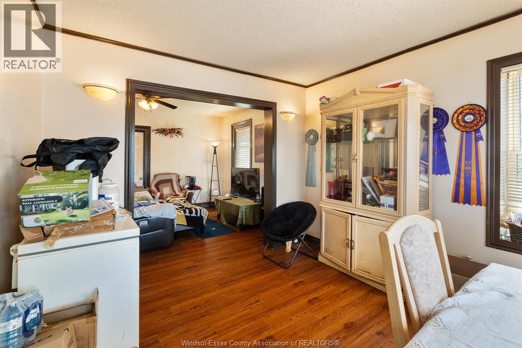261 Bathurst STREET - 9