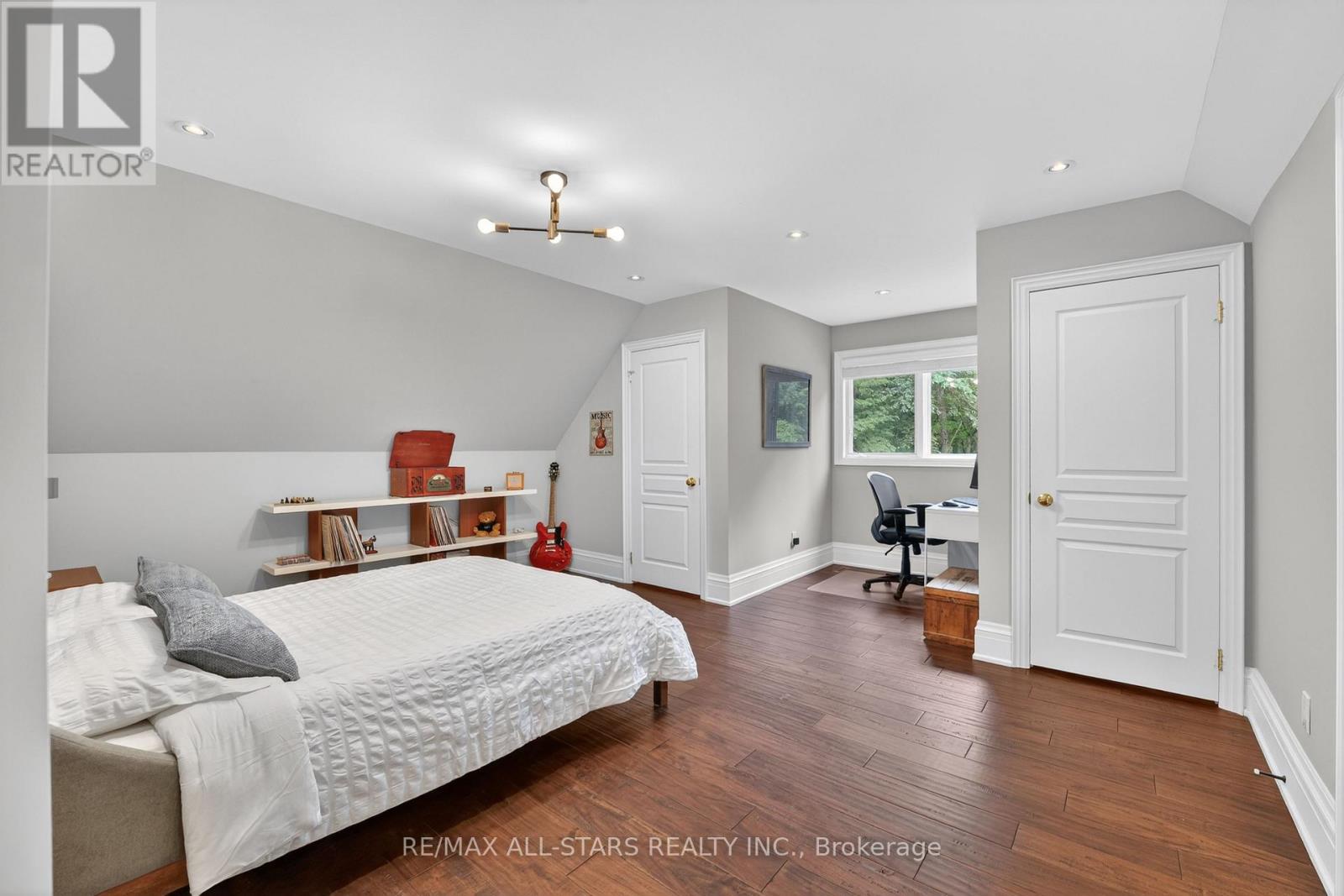 3 BRIDGEWATER DRIVE - 37
