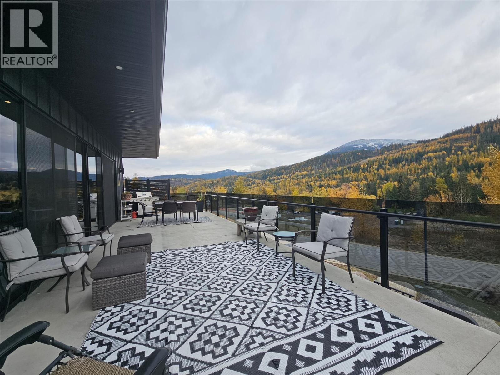 941 Redstone Drive, Rossland