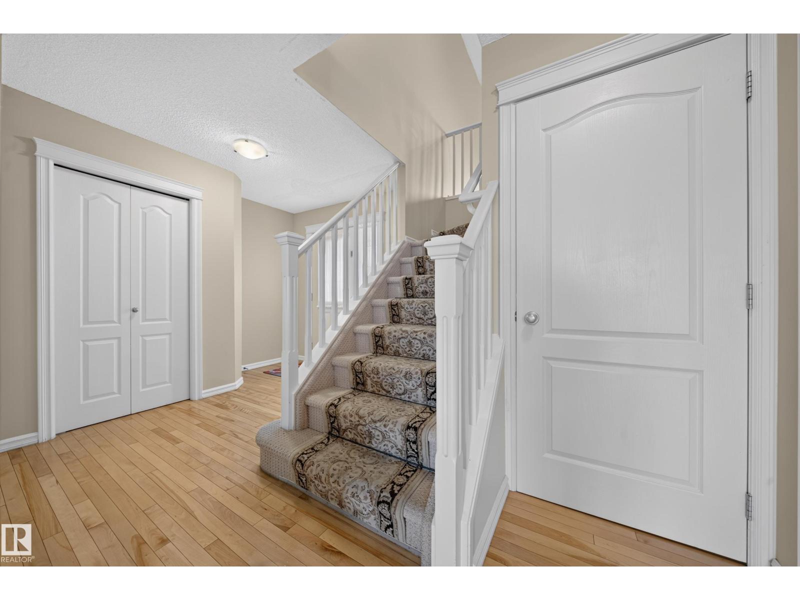 2518 33A AV NW - 10