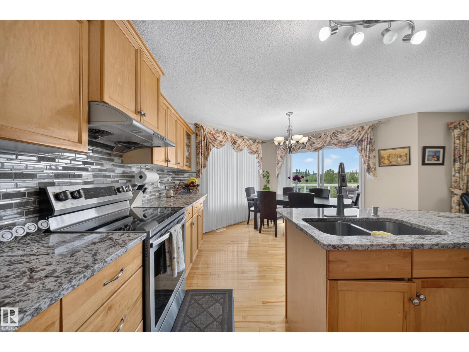 2518 33A AV NW - Image 21