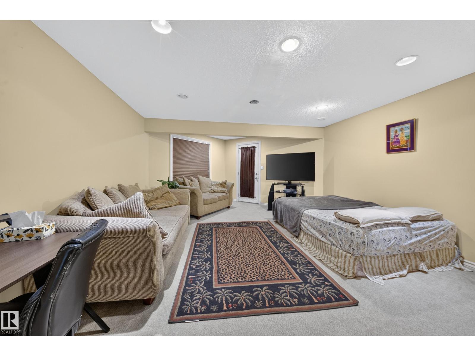 2518 33A AV NW - 30