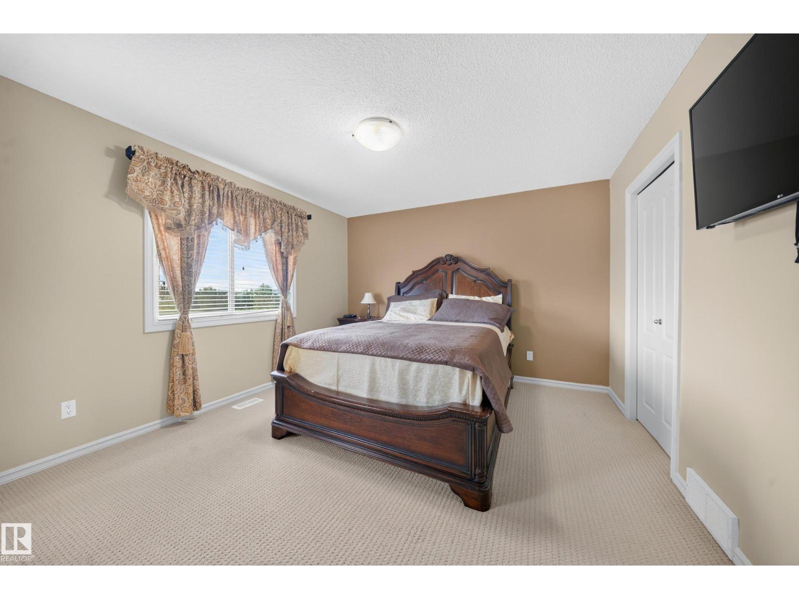 2518 33A AV NW - Image 52
