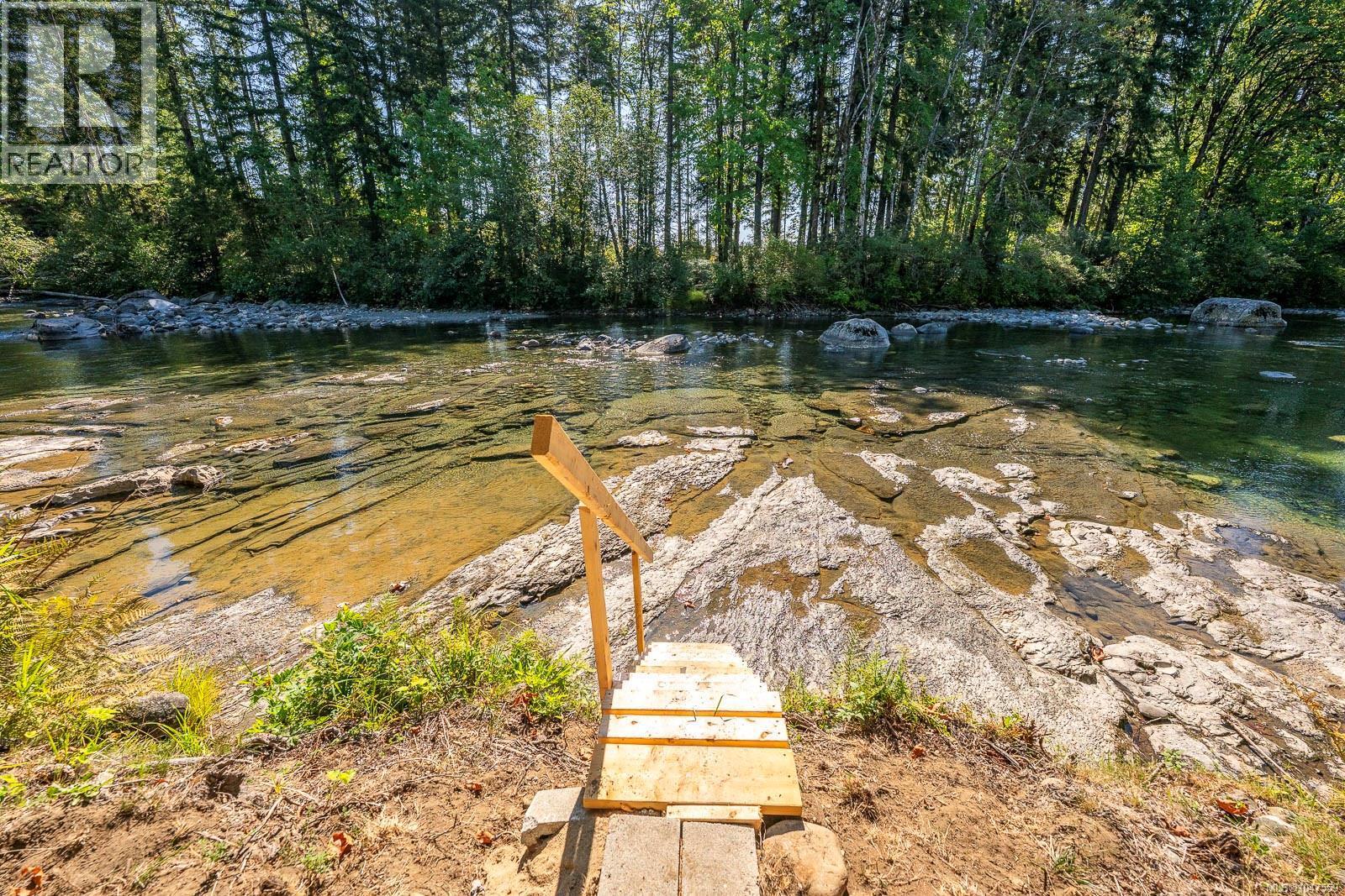 3742 James Cres - Image 13