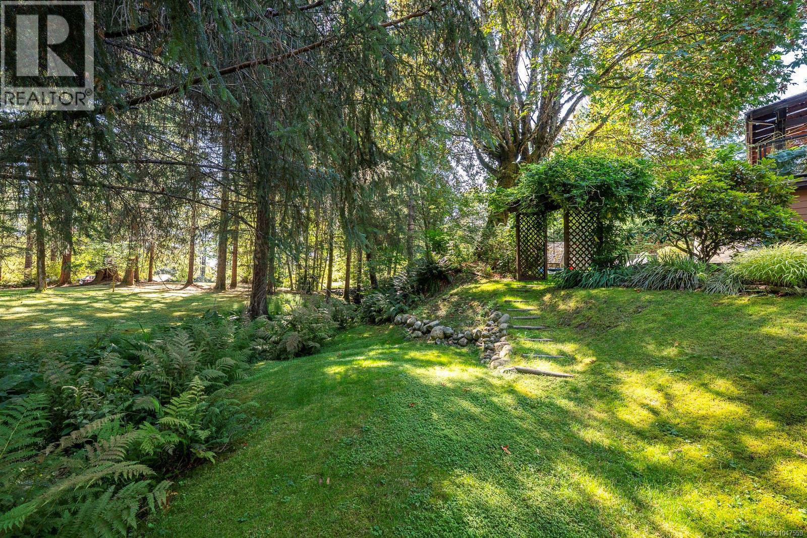 3742 James Cres - 38