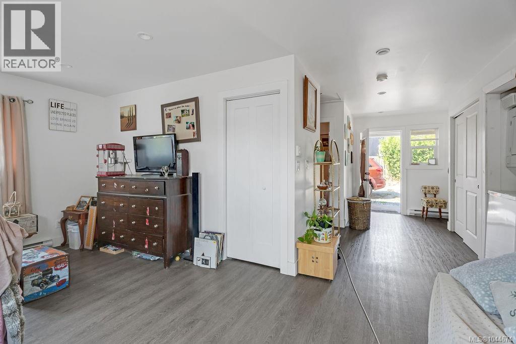 426 & 426A Buller St - 19