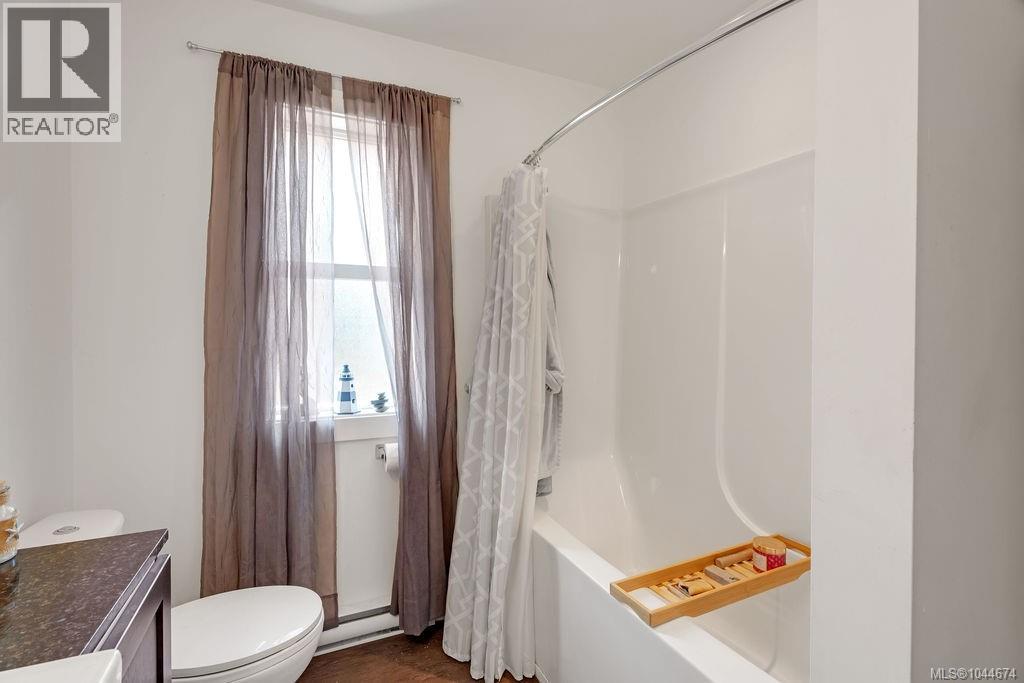 426 & 426A Buller St - Image 4