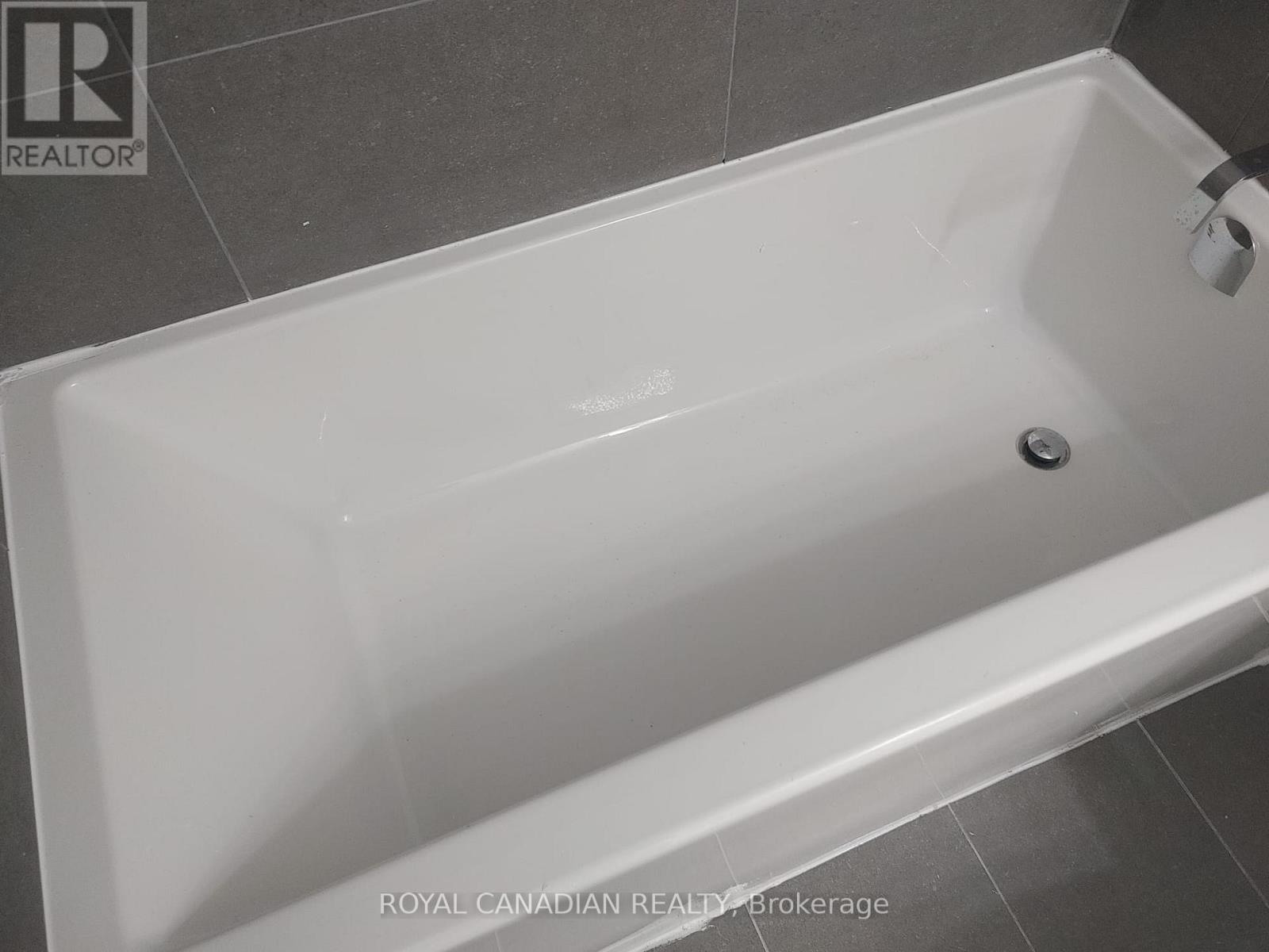#506 7 ERIE AVENUE - Image 16