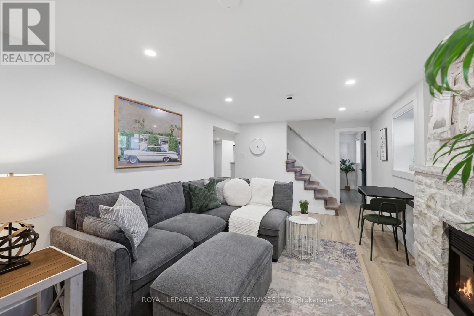 2 bedroom Single Family exterior, 8 Briscoe Street, London South (South E), Ontario