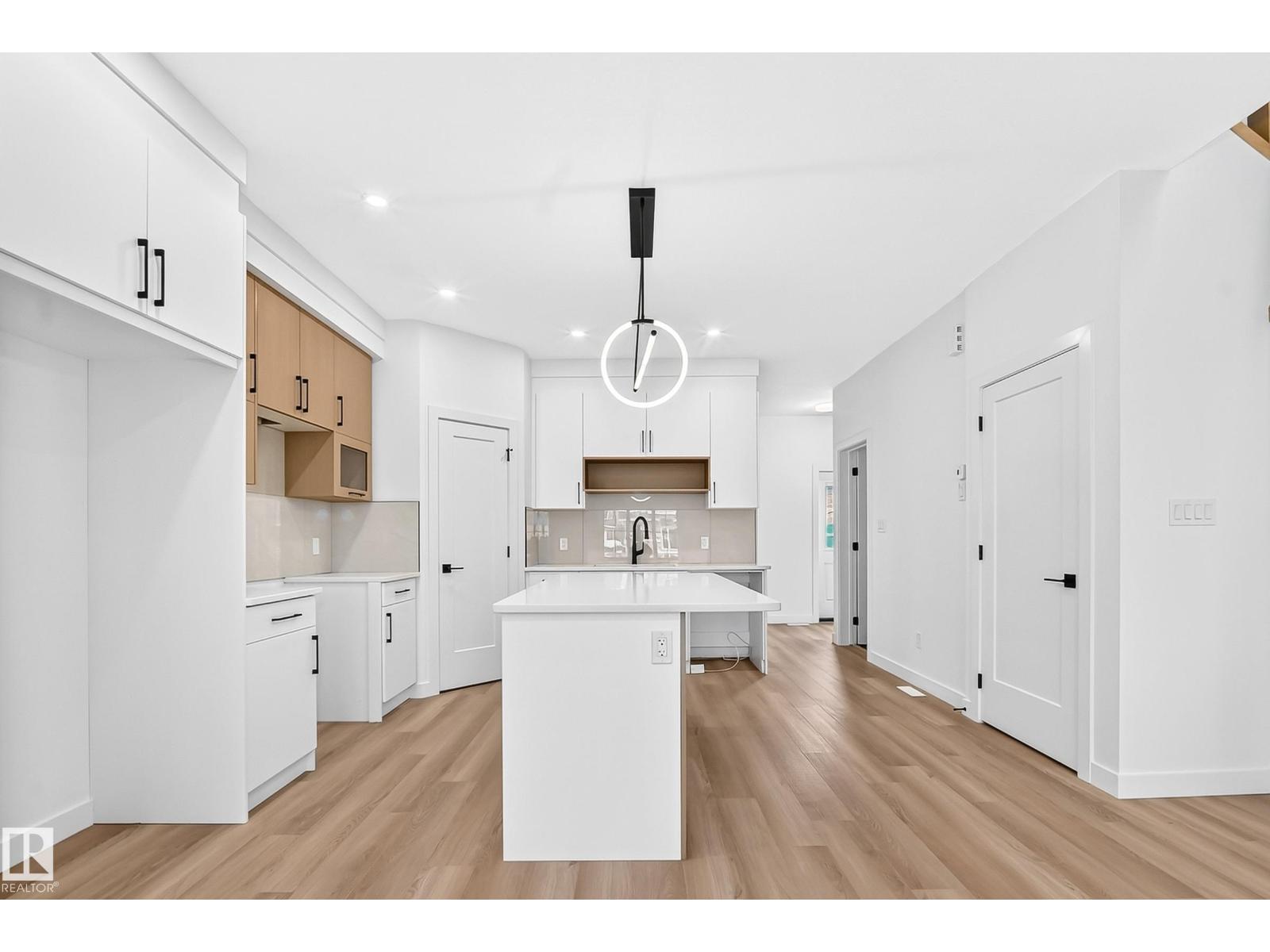 8 Worwyck CM - Image 7