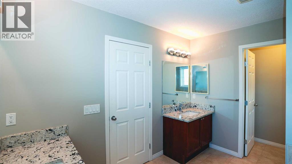 247 Taralake Way NE - 32
