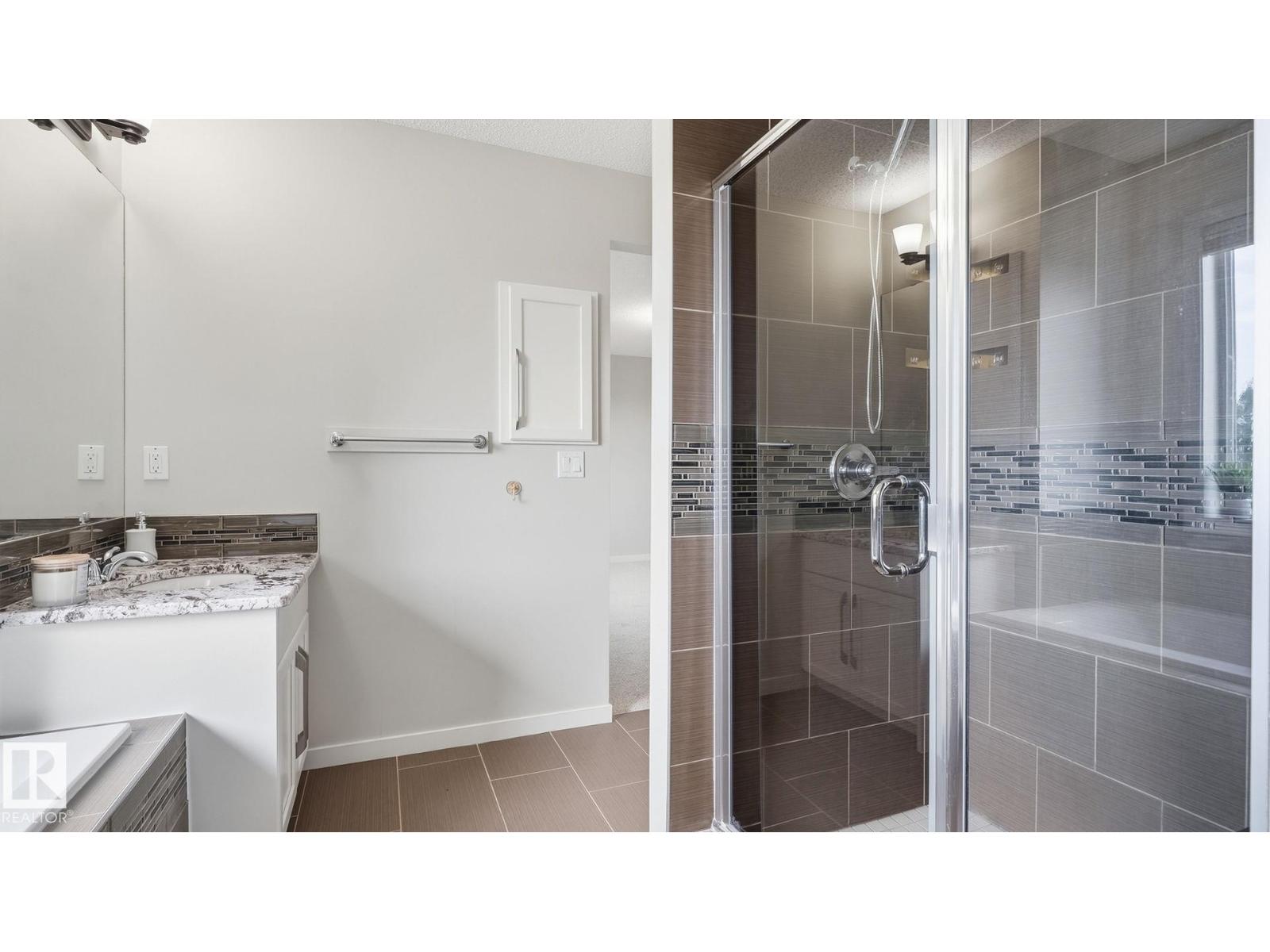 1832 56 ST SW - 34