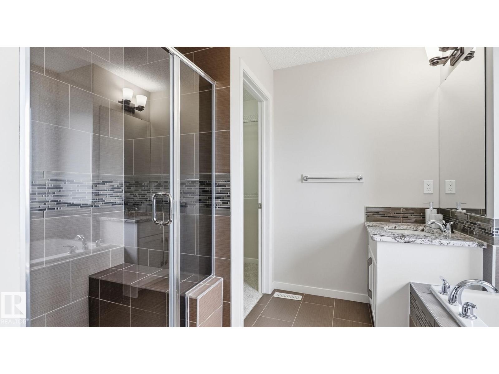 1832 56 ST SW - 35