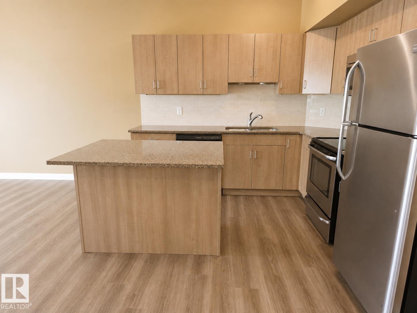 #203 10518 113 ST NW - 10