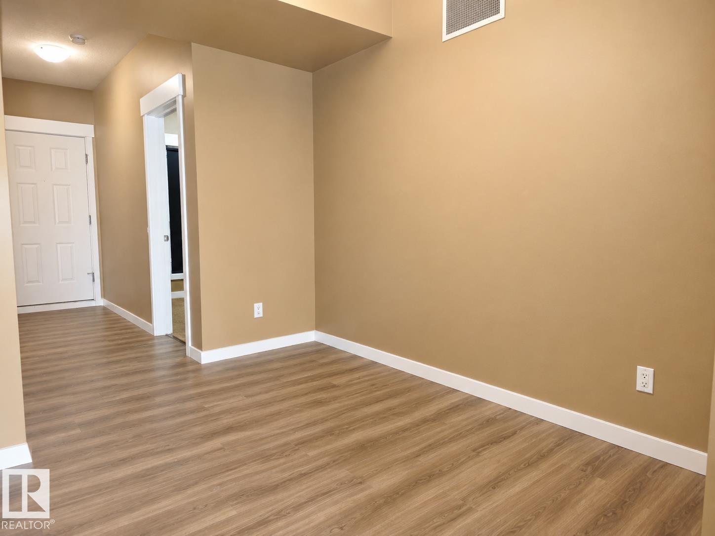 #203 10518 113 ST NW - 5