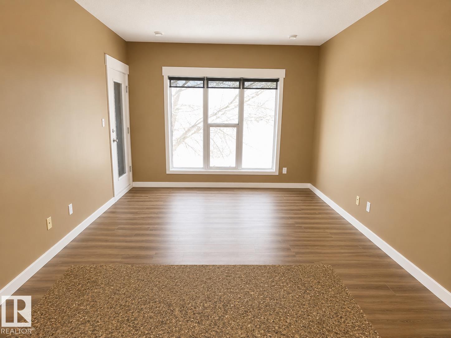 #203 10518 113 ST NW - 7
