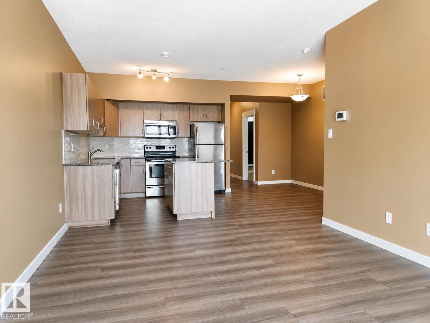 #203 10518 113 ST NW - 8