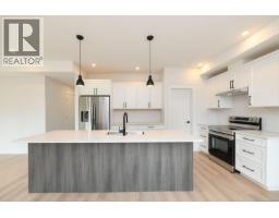 Kitchen - 1 1090 Evergreen Rd, Campbell River, BC V9W3R9 Photo 9