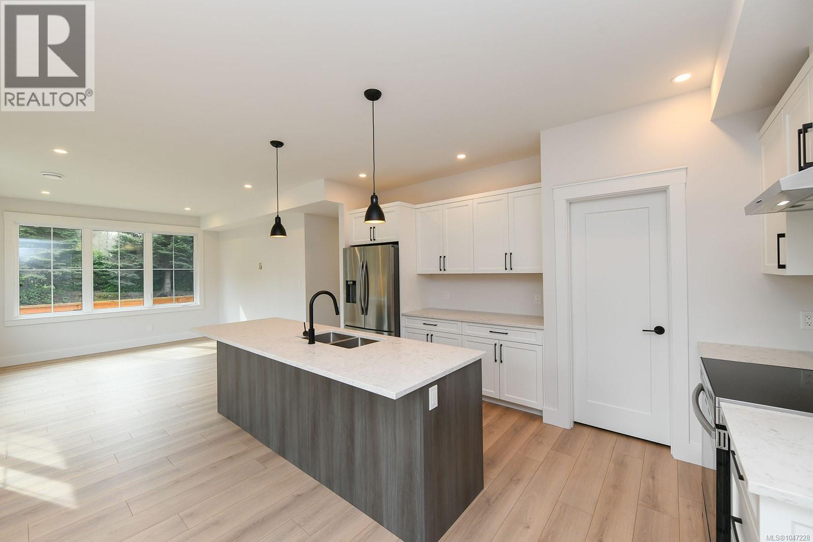 #1 1090 Evergreen Rd - Image 22