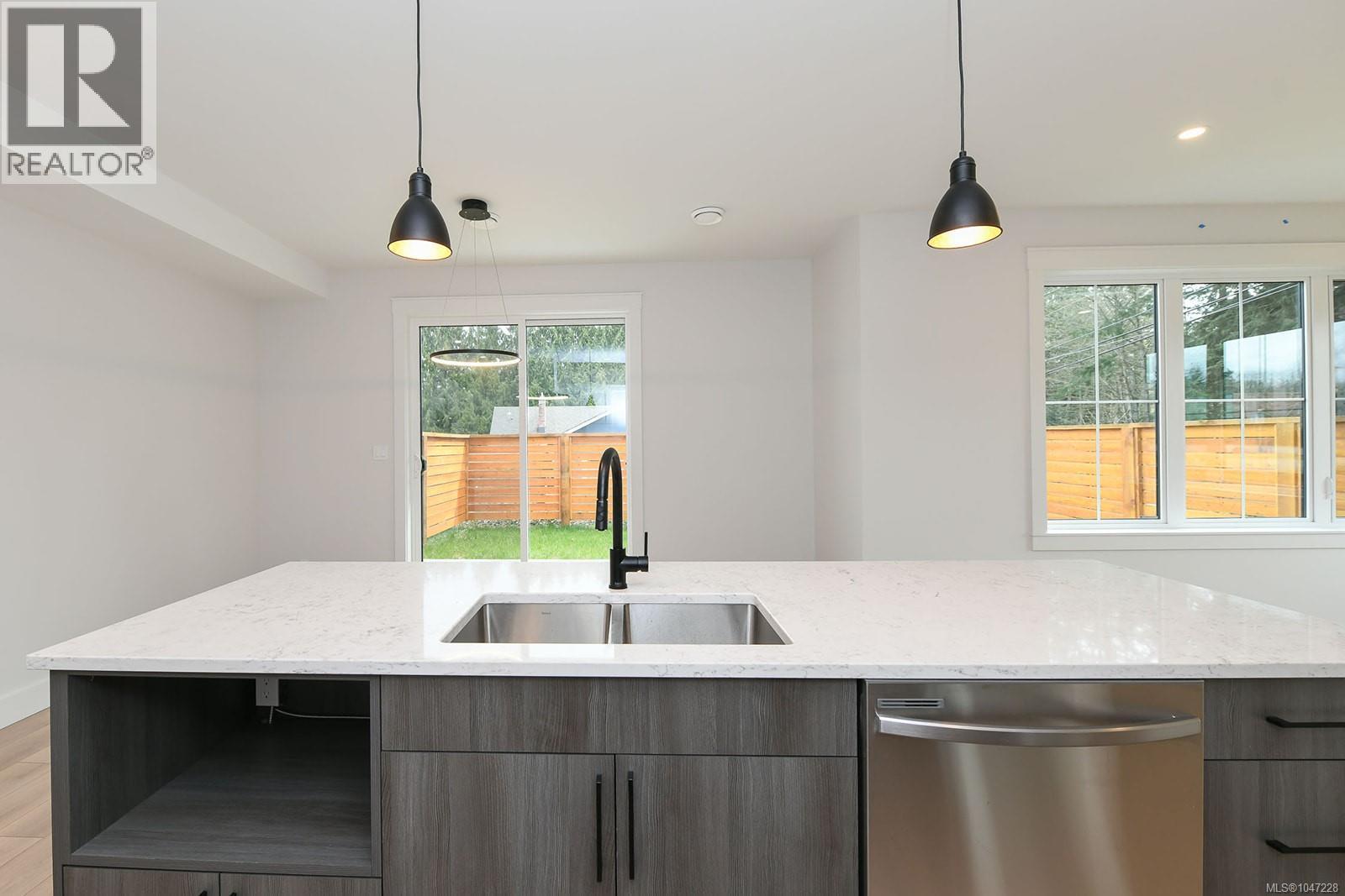#1 1090 Evergreen Rd - 24