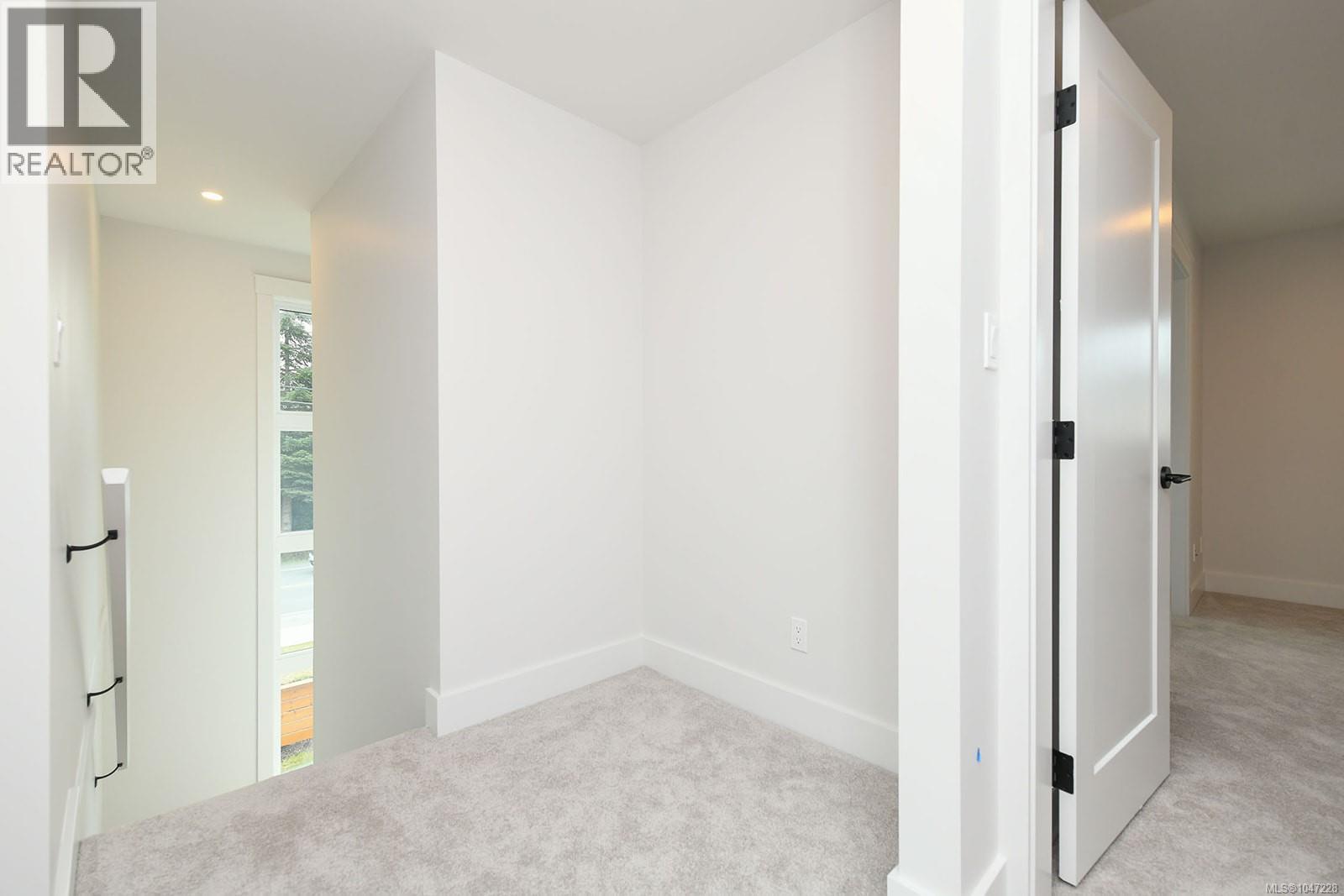 #1 1090 Evergreen Rd - 38