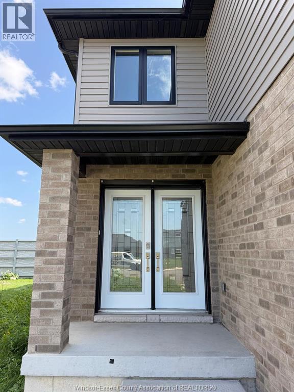 16 BETTY COURT - 3