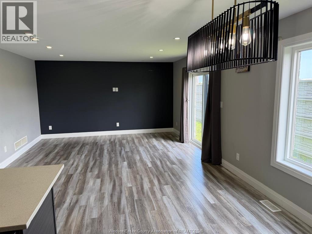 16 BETTY COURT - 8