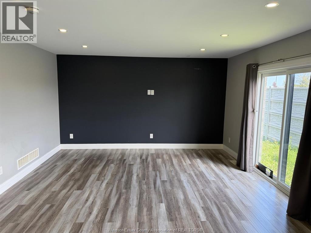 16 BETTY COURT - 9